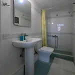 Village Maisonette شقة *