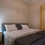 Village Maisonette Apartment Avramio