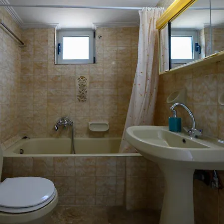 Village Maisonette Avramio