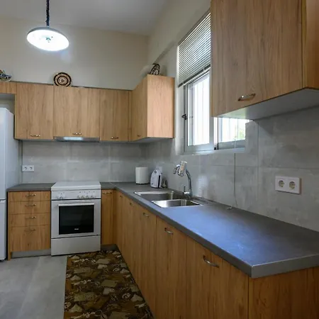 Village Maisonette Avramio