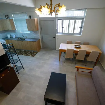Village Maisonette Apartman *