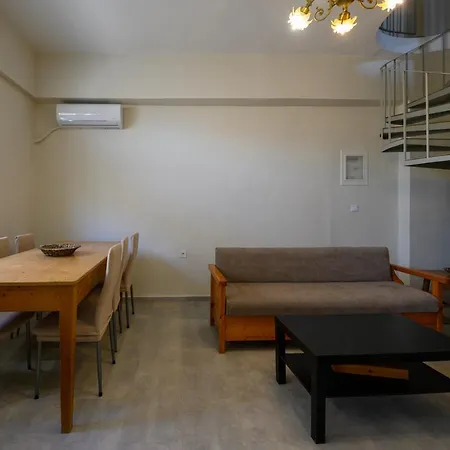 Village Maisonette Apartman *