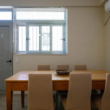 Village Maisonette Apartment Avramio