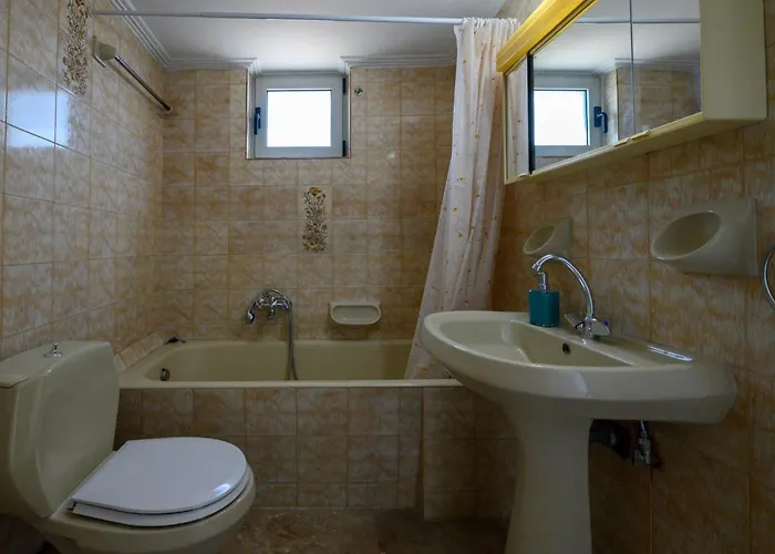 Village Maisonette Avramio