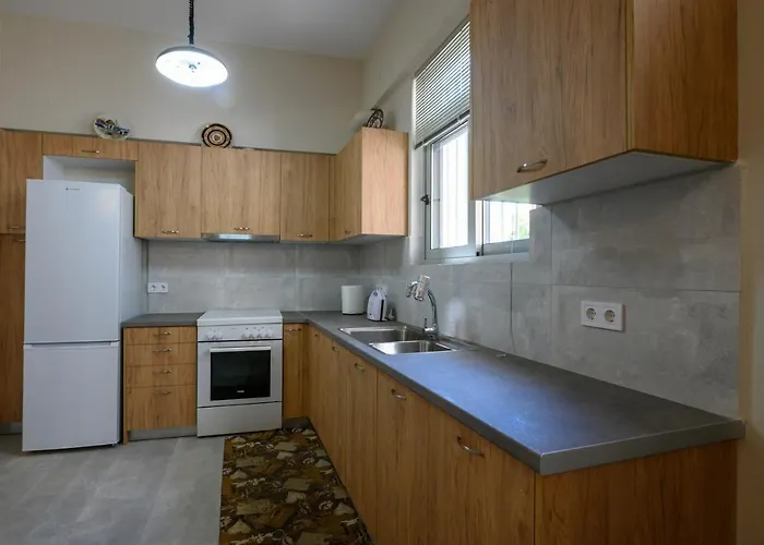 Village Maisonette Avramio