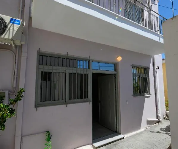 Village Maisonette Avramio